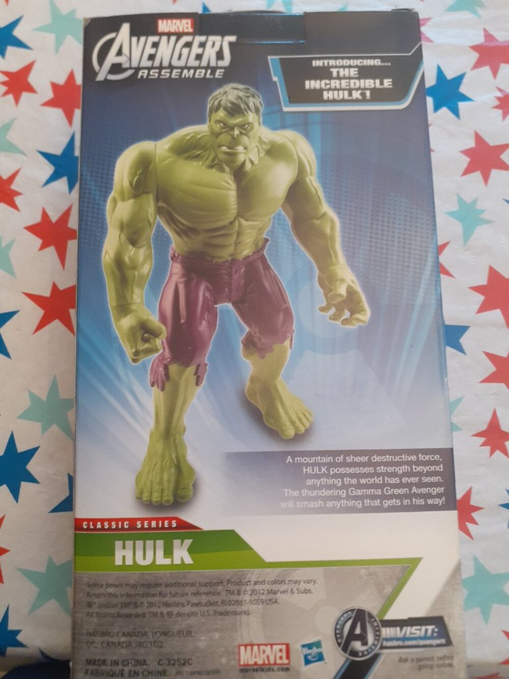 INCREDIBLE HULK 2012 ACTION FIGURE NEW IN BOX